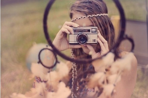 拿相机拍照的女生图片 拿相机女生图片大全