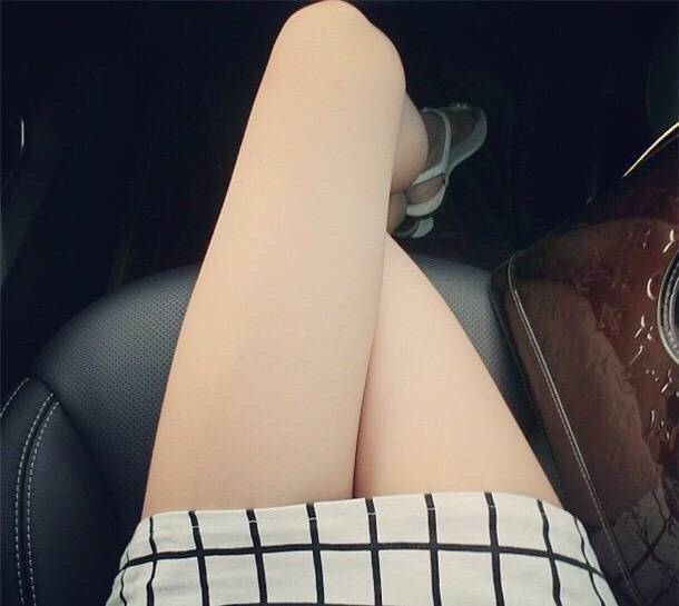 唯美好看的小细腿女生图片