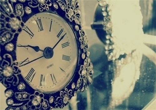 微信签名经典语句伤感_一年三梦全是他颜