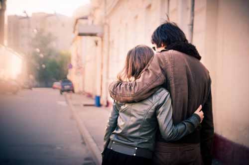 好听唯美的情侣个性签名_每天早上看到阳光就想见到你