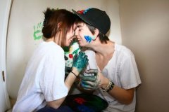 推荐给大学生的情侣签名_张开双臂让我们一起迎