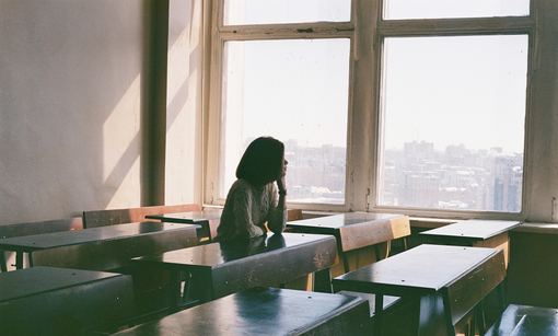 有诗意的女生个性签名大全_等待是一生最初的苍老