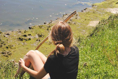 颓废伤心的qq女生签名_孤独终老无泪就好