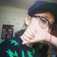 森系小清新女生头像 一天很短开心了就笑