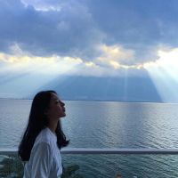 森系小清新女生头像 一天很短开心了就笑