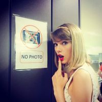 优雅妩媚的欧美女生头像_寻找曾经有你的风景