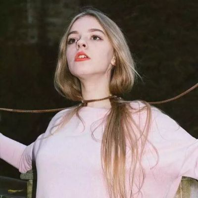 优雅妩媚的欧美女生头像_寻找曾经有你的风景