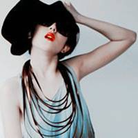 优雅妩媚的欧美女生头像_寻找曾经有你的风景