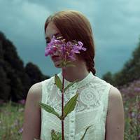 优雅妩媚的欧美女生头像_寻找曾经有你的风景