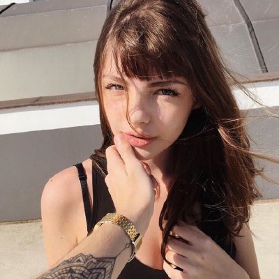 优雅妩媚的欧美女生头像_寻找曾经有你的风景