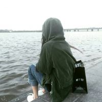 扣扣情侣头像一左一右带字