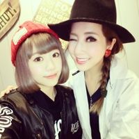 时尚潮流的姐妹头像一对 天塌下来我给你顶着