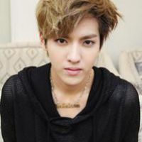 鹿晗最新微博头像_鹿晗用过的微博头像