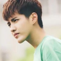 吴亦凡同款微信头像_女生心目中的男神