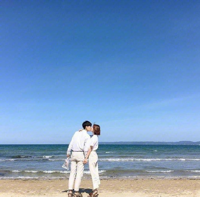 韩版最新情侣图片 浪漫海边情侣图片