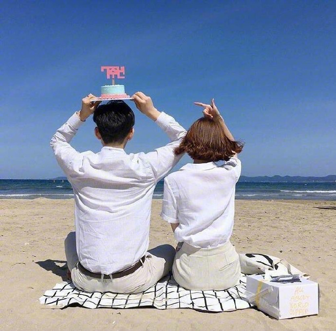 韩版最新情侣图片 浪漫海边情侣图片