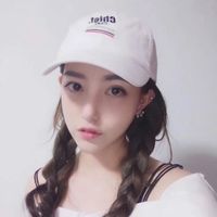 女生戴鸭舌帽的漂亮头像