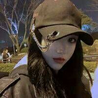 女生戴鸭舌帽的漂亮头像