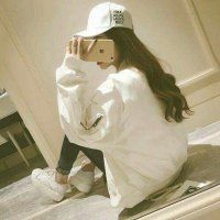 女生戴鸭舌帽的漂亮头像