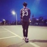 适合00后男生的背影头像