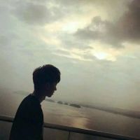 适合00后男生的背影头像