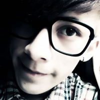 qq头像带眼镜男生00后 00后男生头像