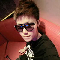 qq头像带眼镜男生00后 00后男生头像