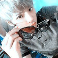 qq头像带眼镜男生00后 00后男生头像