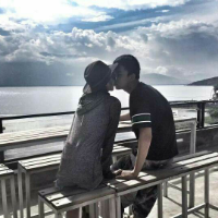 情侣之间很亲密照片头像