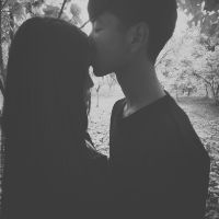 情侣之间很亲密照片头像