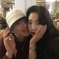 情侣之间很亲密照片头像