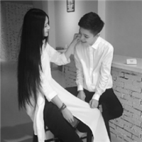 情侣之间很亲密照片头像