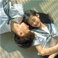 情侣之间很亲密照片头像