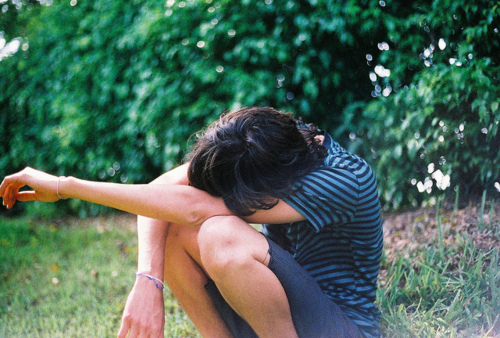 超伤感唯美个性签名_你的一生我只借一程