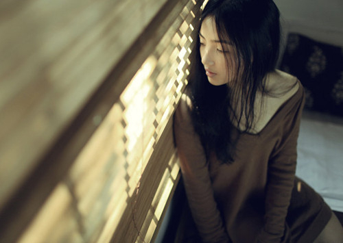 qq签名英文小清新可爱 时光深刻而非浅薄