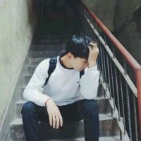 天真帅气的男生头像_你如阳光般温暖
