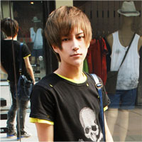 天真帅气的男生头像_你如阳光般温暖