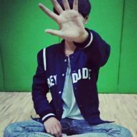 天真帅气的男生头像_你如阳光般温暖