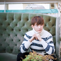 天真帅气的男生头像_你如阳光般温暖