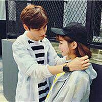 一左一右的唯美情侣头像_微信情侣头像唯美