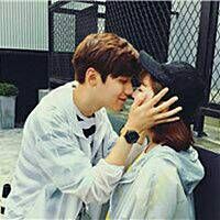 一左一右的唯美情侣头像_微信情侣头像唯美