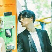 一左一右的唯美情侣头像_微信情侣头像唯美