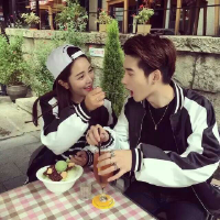 一左一右的唯美情侣头像_微信情侣头像唯美