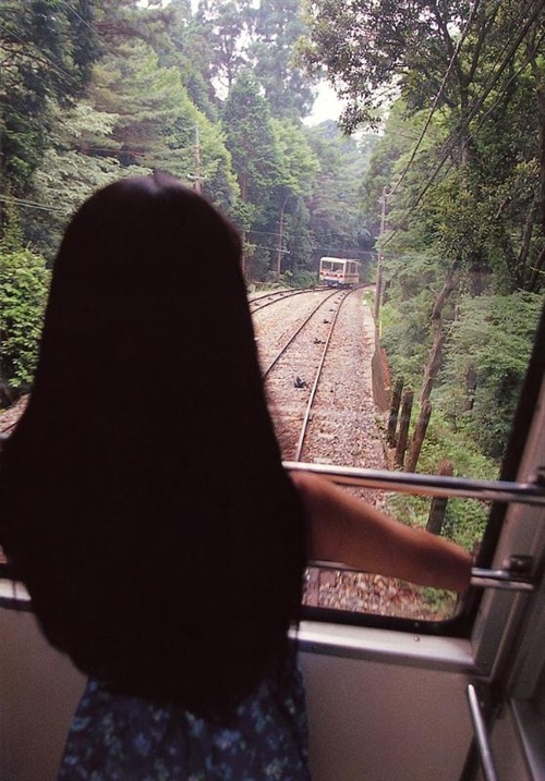 关于爱情的伤感悲伤签名_流年落寞了谁的芳华