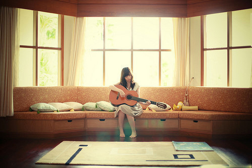 非主流女生个性签名霸气_错爱一人而寂寞一生