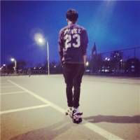 伤感头像男生背影_孤独伤感的背影