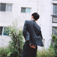 伤感头像男生背影_孤独伤感的背影
