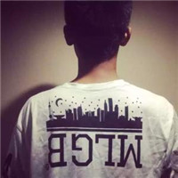 男生背影头像伤感_霸气范的背影