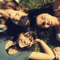 qq姐妹带字头像_微博带字姐妹头像