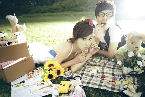 非主流情侣图片一左一右